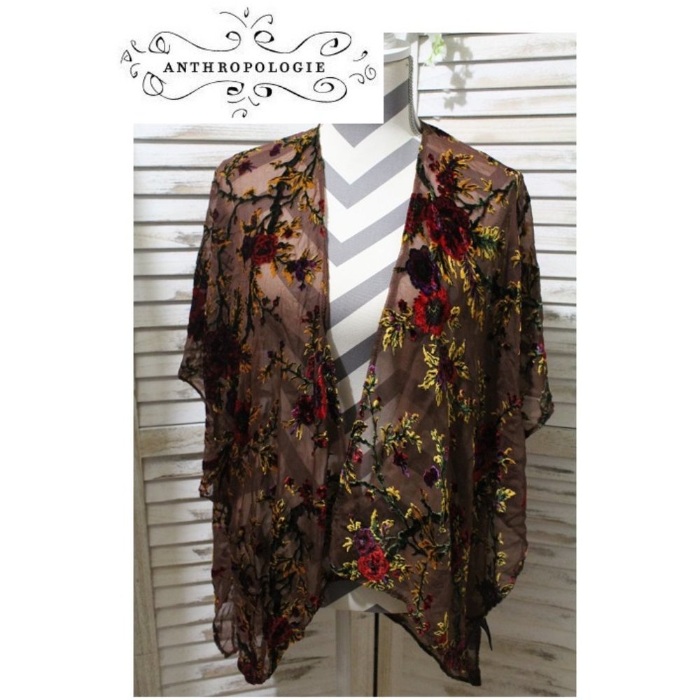 Do everything in Love Anthropologie kimono(461)